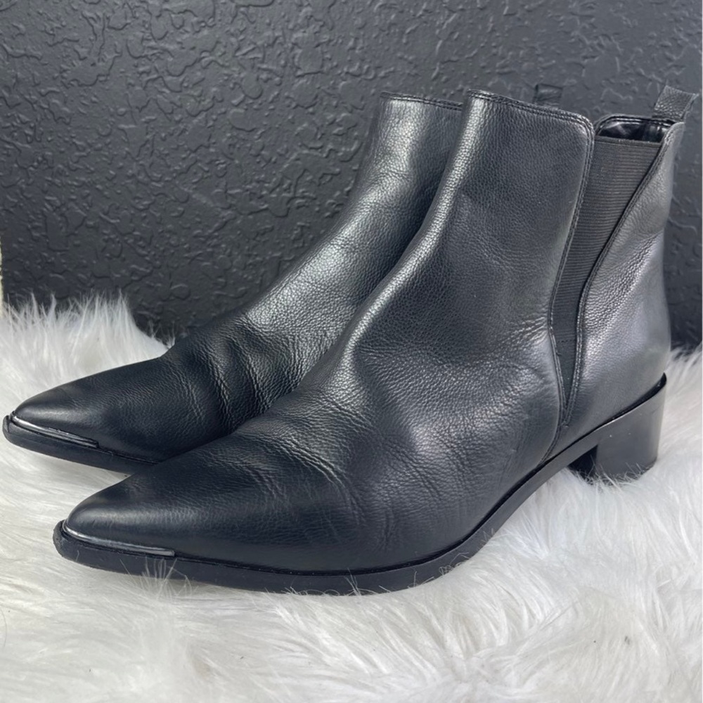 MARC FISHER BOOTS WOMENS SIZE 9